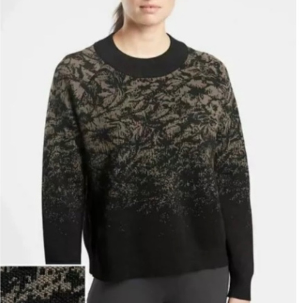 Athleta jacquard textured crew neck sweater, sz medium